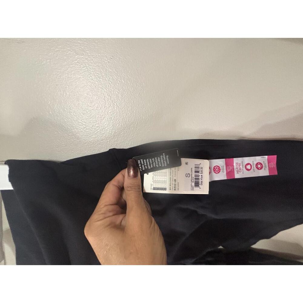 Utopia Women's Hi-Rise Capri Leggings - Black - Size Small - Picture 4 of 5